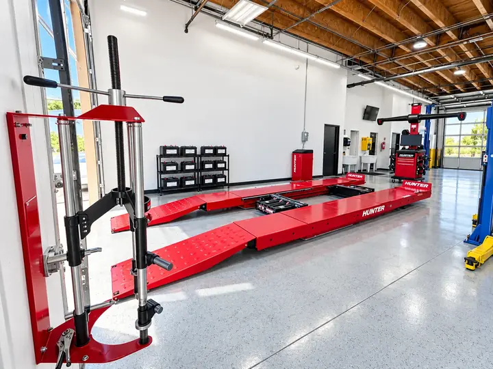 Hunter alignment equipment at Super Service of Corona Hills